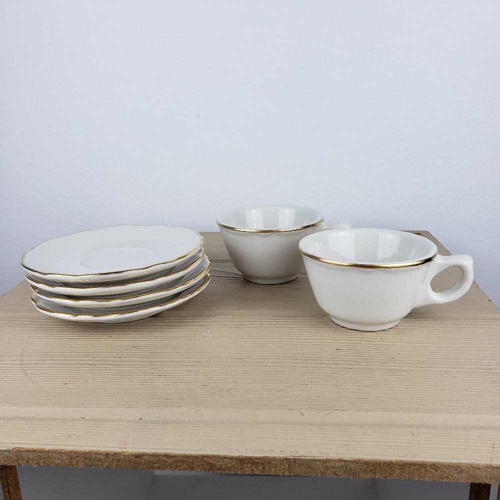 Buffalo China Set of Two Cups & Four Saucers